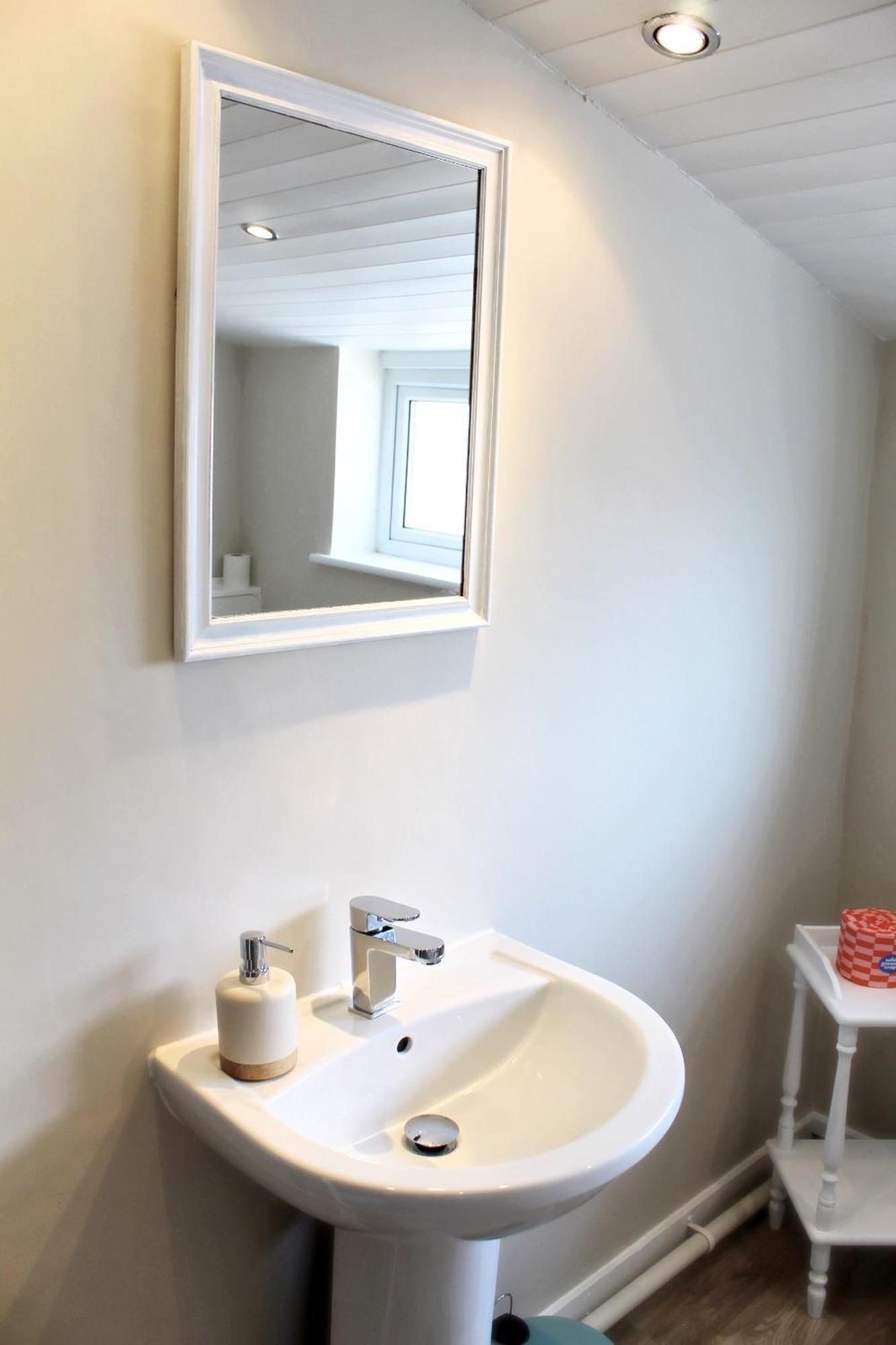 Cosy Cottage In Mersea - Walking Distance To Beach And Town Уэст-Мерси Экстерьер фото